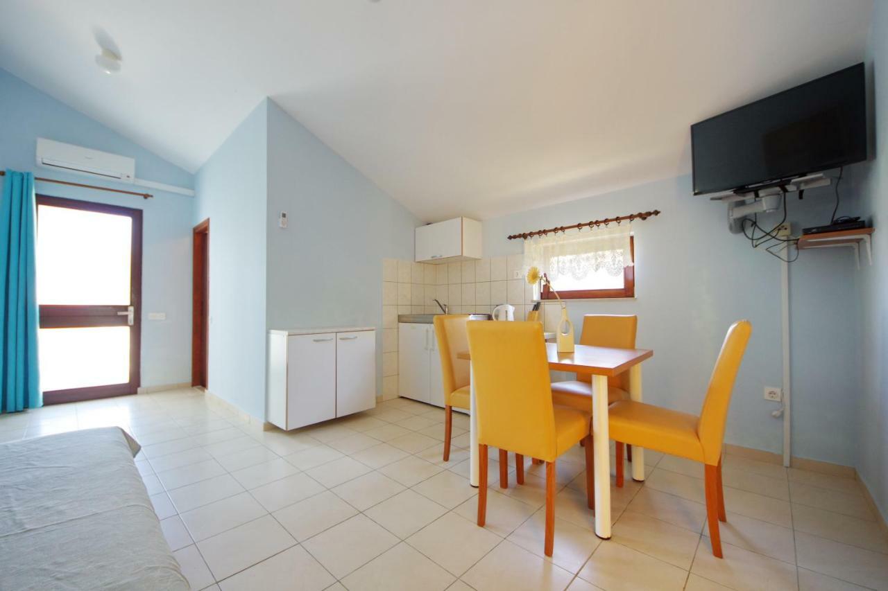 Apartments Eduard Vrsi Dış mekan fotoğraf